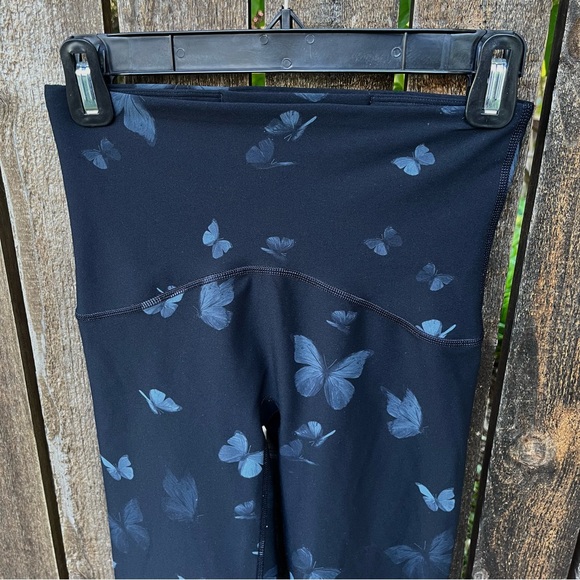 Spanx Booty Boost Active 7/8 Sculpting Leggings In Midnight Butterfly NWOT Sz S - Picture 5 of 15